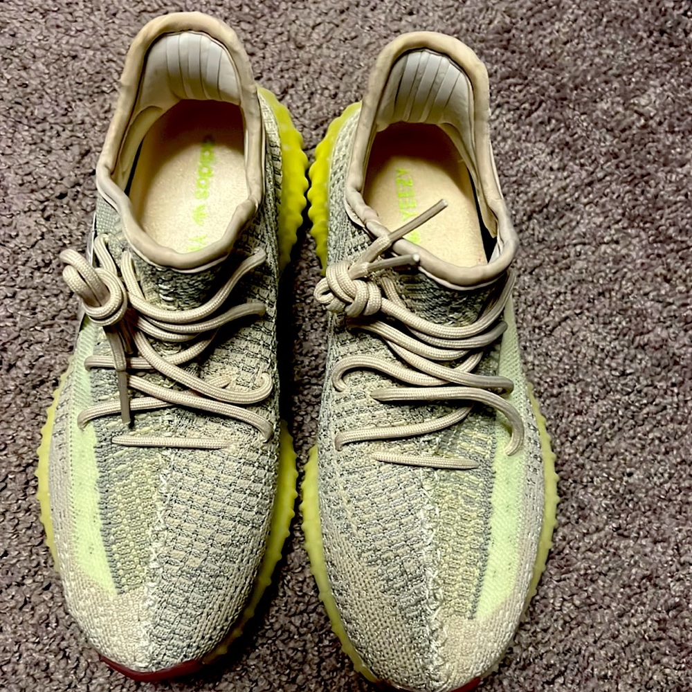 adidas Yeezy Boost 350 V2